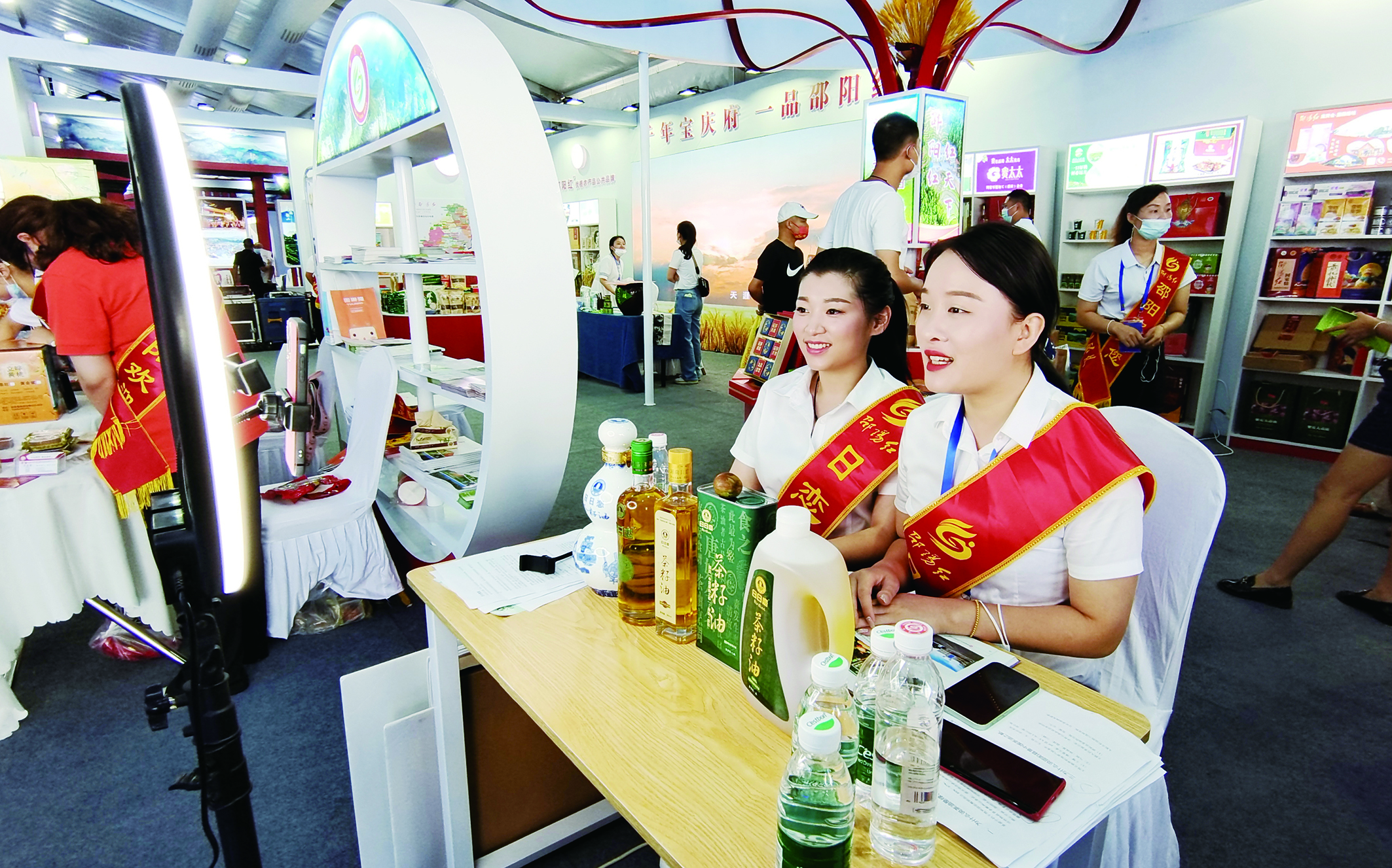 天下邵商,赢得世界喝彩(图2)